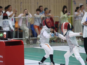 杭州市第八届青少年击剑公开赛举行