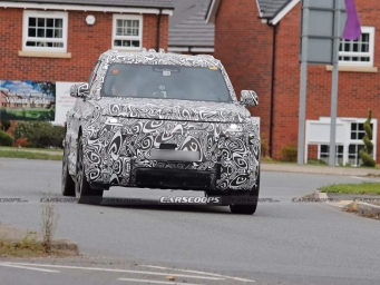 电动战略生变？路虎“小卫士”EV或迎混动转型