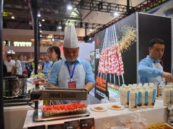 中国烧烤的转型之路：从路边炭火到产业盛宴